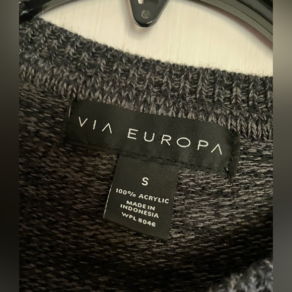 Black and Gray Knit Sweater - Picture 3 of 4